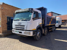 Load image into Gallery viewer, 2020 FAW 35.340FD 8x4 Tipper (18 Cube)
