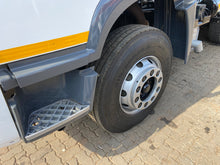 Load image into Gallery viewer, 2015 FAW 28.330 (6 cube) Concrete Mixer
