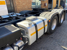 Load image into Gallery viewer, 2019 FAW J6 28.460 6x4 Truck Tractor
