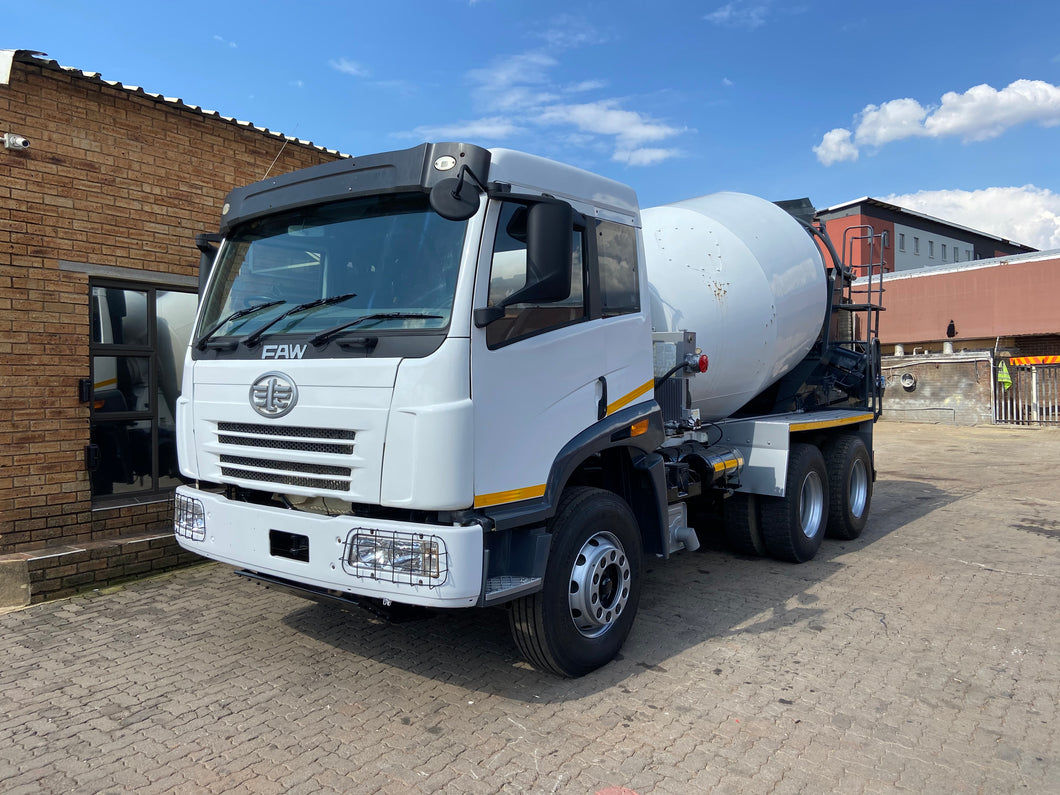 2015 FAW 28.330 (6 cube) Concrete Mixer